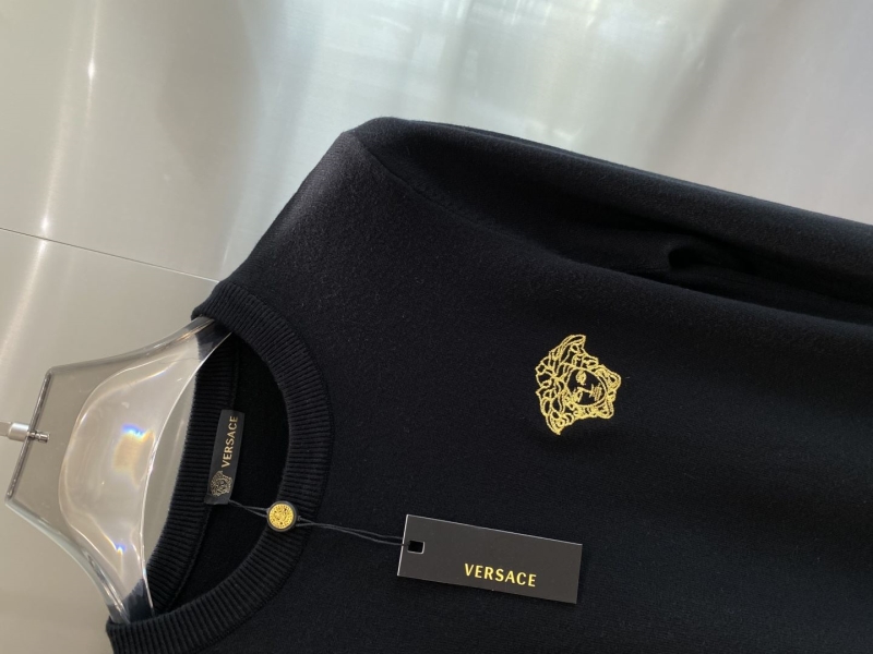 VERSACE